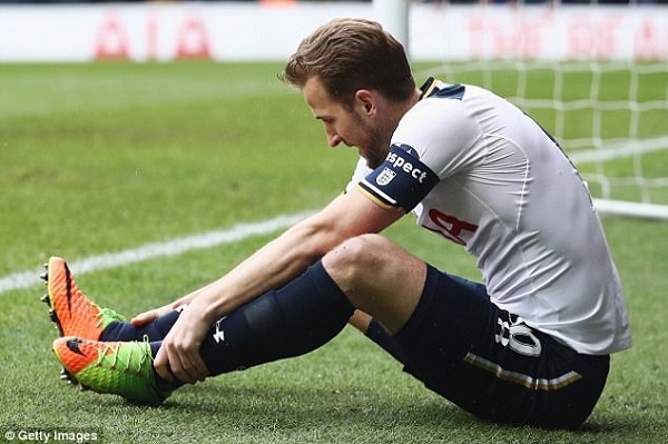 Video: Chelsea Star Humiliates Tottenham’s Harry Kane