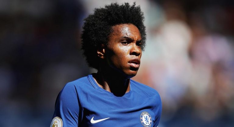 Chelsea winger makes decision on his future amid barcelona and man united links