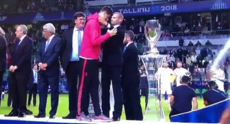 Video: Diego Simeone Can’t Stop Himself Laughing At Courtois