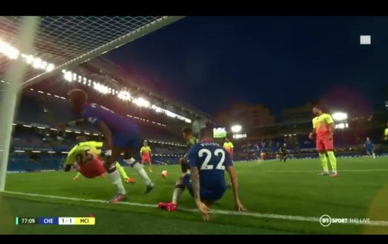 (VIDEO): Willian scores a penalty to put Chelsea 2-1 up against City after a hand ball in the box