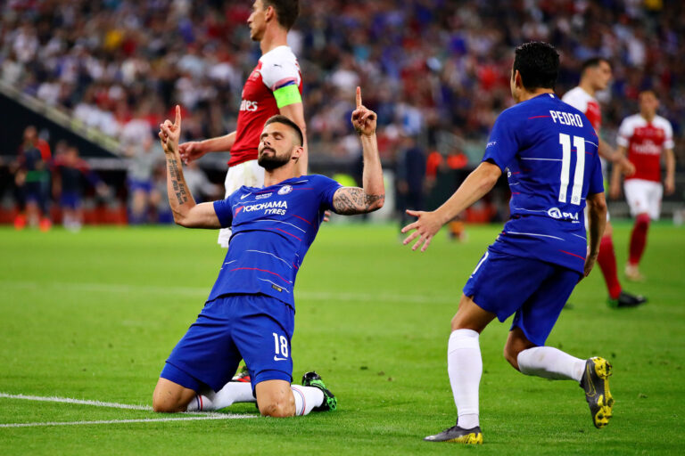 Giroud sends ‘strong warning’ to Arsenal after Chelsea beat Manchester United 3-1 at Wembley