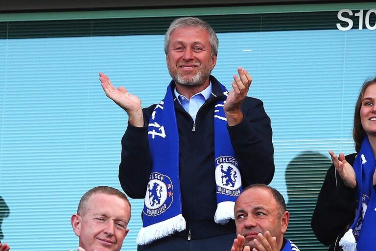 Abramovich removed two Chelsea heroes names from Stamford Bridge