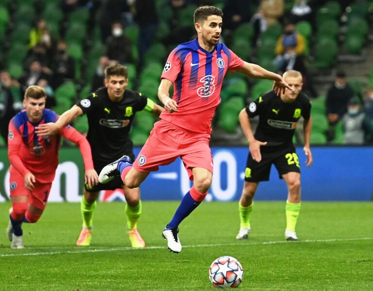 Reporter blast Jorginho penalty kick and calls Bruno Fernandes penalty ‘kangaroo style’