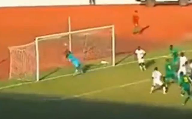 (VIDEO):  Edouard Mendy pulls of yet another stunning save for Senegal