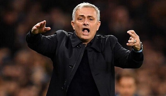 Jose Mourinho to sign £100,000 a-week Chelsea player if he fails to agree new Chelsea contract
