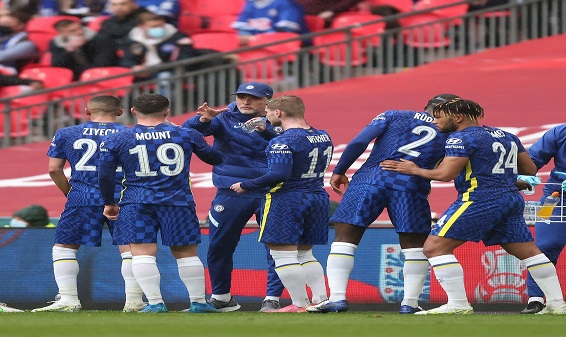 (Video) Revenge time! Blues fans ask for revenge after Leicester City star threw away Chelsea pennant in dressing room