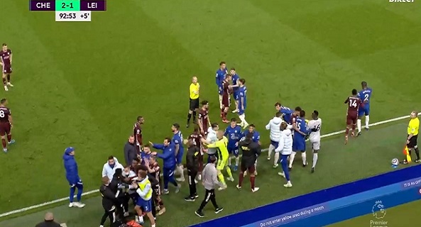 (Video): Watch mass clash between Chelsea and Leicester with players, subs and staff involved