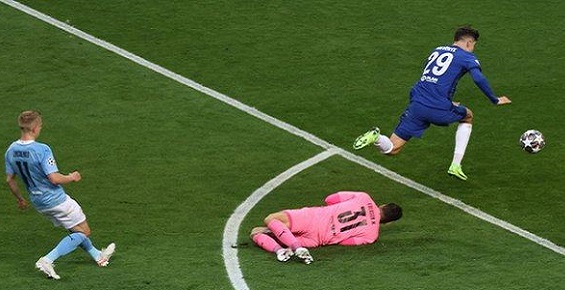 Class act! As Kai Havertz thanks 4 people following Champions league victory