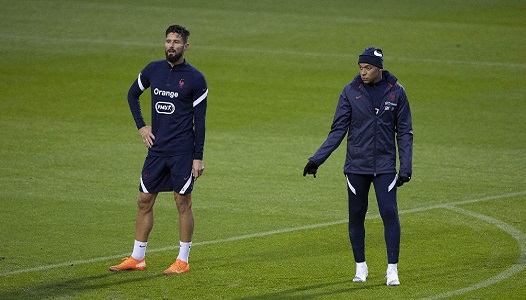 Kylian Mbappe ‘Angry’ message to Giroud ahead of Euro, as Di Marzio confirm Blues still wants 30goals+ a season player