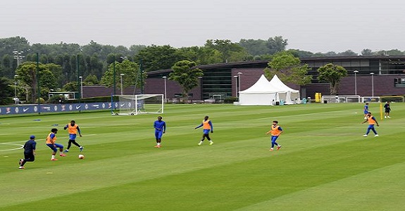BREAKING: Liverpool star visits Chelsea training ahead of a potential summer move