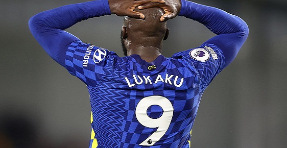 “I can’t believe it, How can you do that? – Blues fans blasts Lukaku for what he did after 1-0 defeat to Manchester City