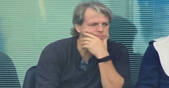 Boehly makes double Barcelona swap deal decision as Chelsea gifted £17m for Ben Chilwell backup