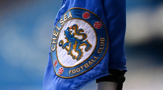 Agent arrives in London to hold talks with Chelsea and wrap up Spanish deal