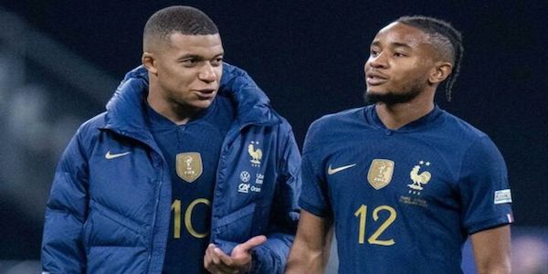 PSG chief sends fresh Kylian Mbappe transfer message to Chelsea
