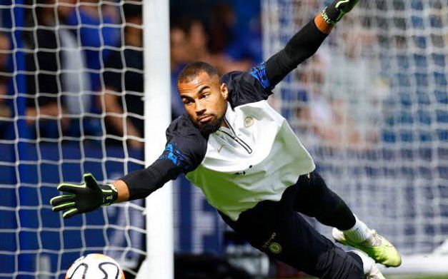 Chelsea let GK leave for £0, now he’s “absolutely sensational” & better than Sanchez – opinion