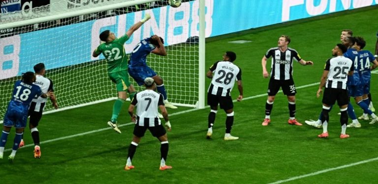 “A pointless signing” “Sell him back please – Chelsea star faces huge backlash following Newcastle defeat